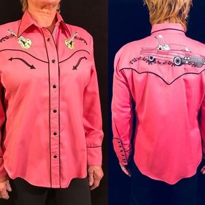 Beautiful mens or womens embroidered western shirt